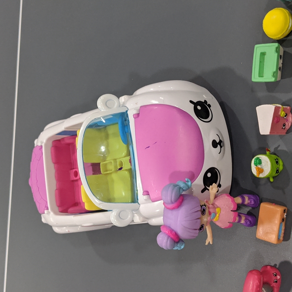 Toys - Picture 4 of 4